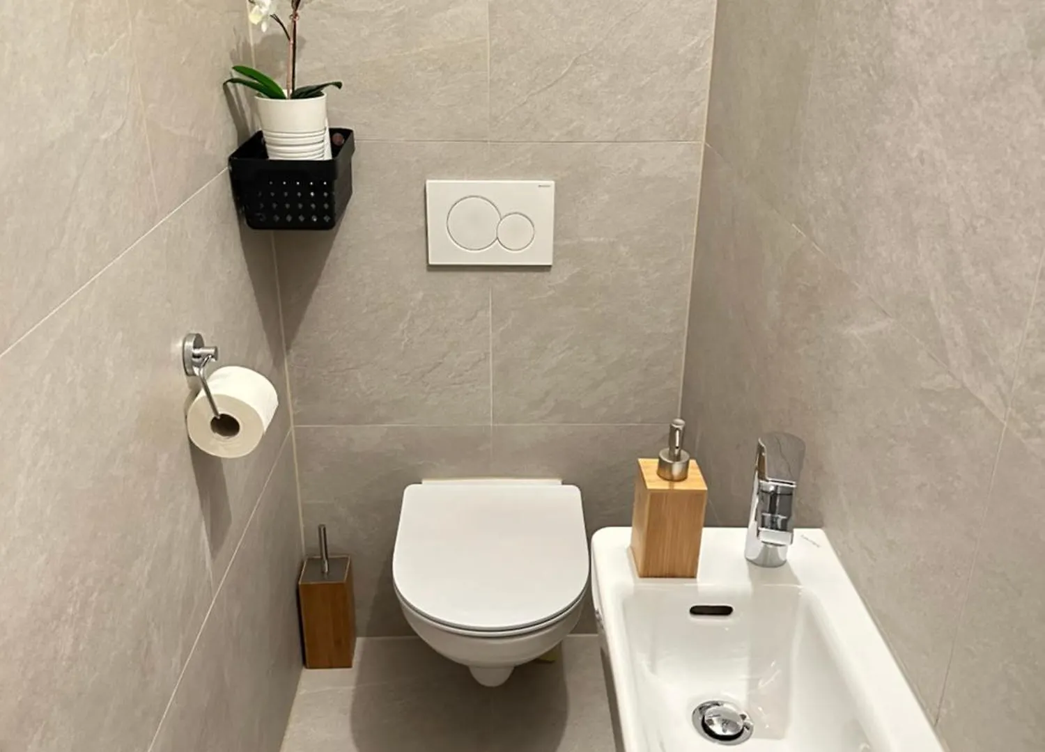 The Peaceful Garden Stay & Free Parking Solnohrad Penzion